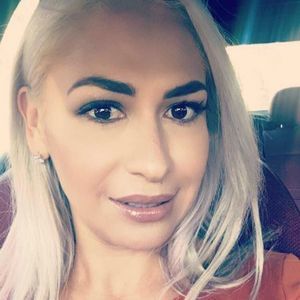 Meet your Posher, Nayeli